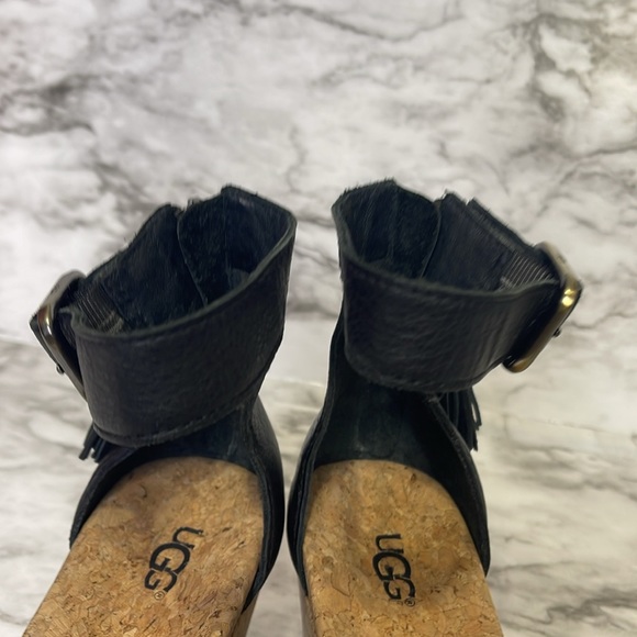 UGG Zoe 2 Wedge Sandals Women’s 6.5 Black Leather Wedge Tassel Zipper Back - Picture 12 of 12